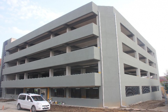 Gölcük'te Katlı Otopark Projesi Tamamlanıyor