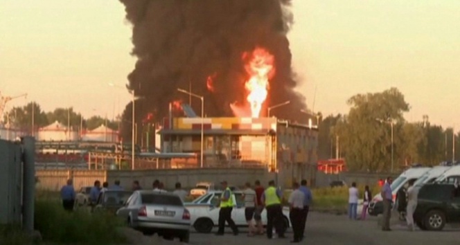 Kiev'de Yakıt Depolama Tesisinde Yangın: 6 Yaralı