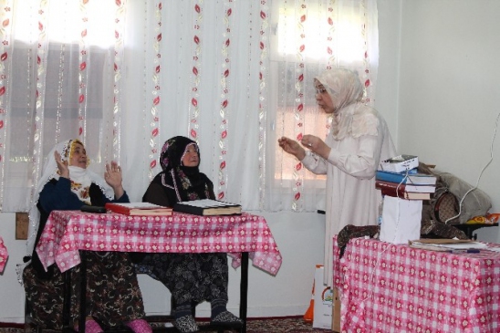 Erzurum'da Kadın Çiftçilere Eğitim Verildi: 129 Kadın Katıldı