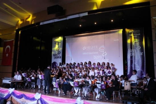 Bursa’da Nilüfer Koleji'nde Kültür ve Sanat Şöleni Düzenlendi