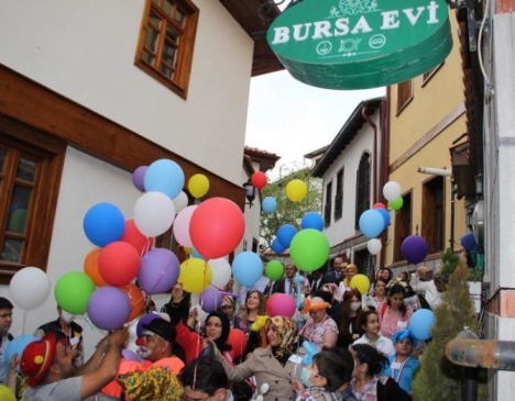 Lösemili Çocuklara Cesaret Madalyası Verildi