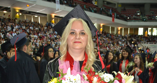 Kayseri’de 48 Yaşında Mezuniyet Coşkusu Yaşandı