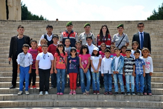 Ankara'da Jandarmadan Miniklere Anlamlı Gezi Desteği