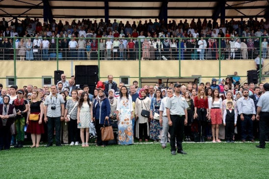 Gümüşhane Üniversitesi'nde Mezuniyet Töreni Yağmura Rağmen Coşkuyla Gerçekleşti
