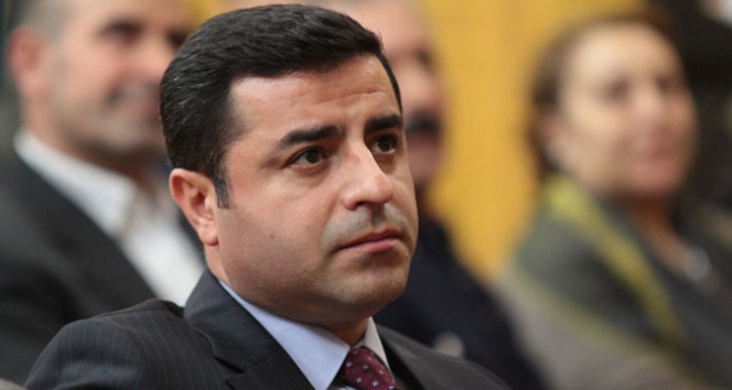 Demirtaş'tan MHP'ye Sert Yanıt: "HDP ile Yan Yana Durmak Onurdur"
