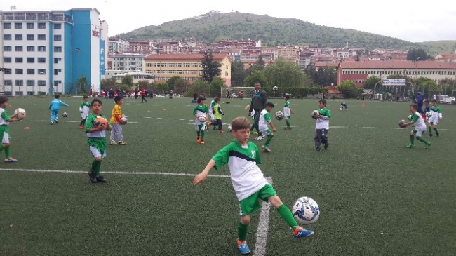 Yozgat'ta Miniklerin Futbol Sevgisi Artıyor