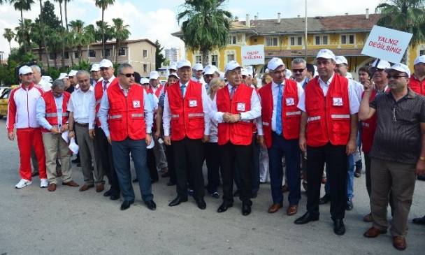 Adana'da Türk Kızılayı İyilik Yürüyüşü Gerçekleştirildi