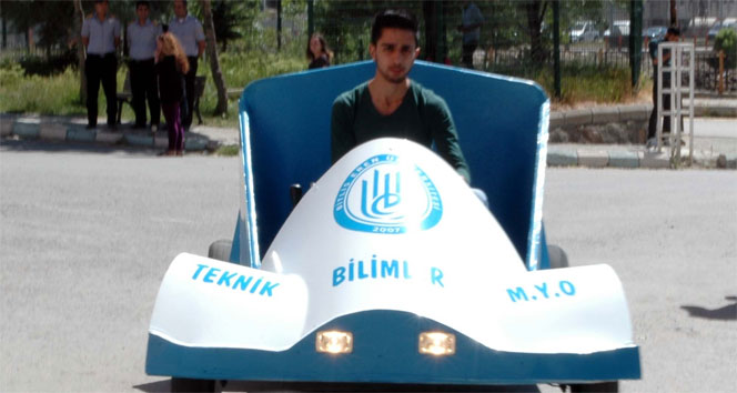 Bitlis'te Öğrencilerden El Yapımı Otomobil Projesi