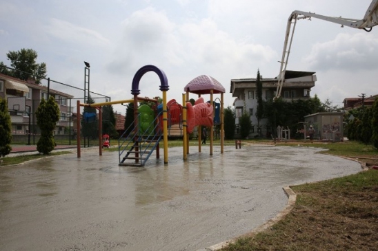 Adapazarı'nda Parklar Yaz Tatiline Hazırlanıyor