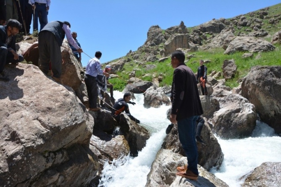 Van'da Dereye Düşen Kadınların Cesetlerine Ulaşıldı
