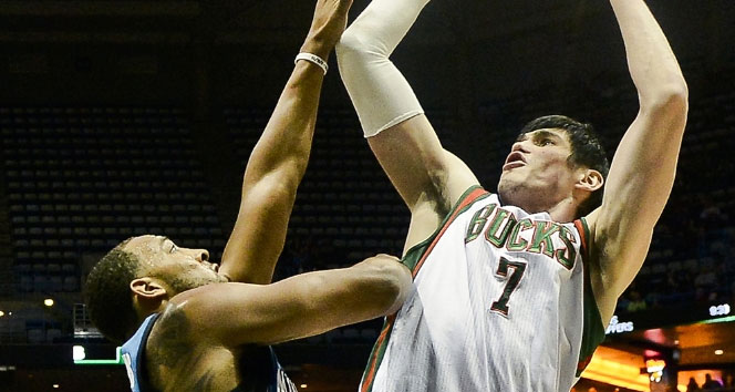 Ersan İlyasova Detroit Pistons'a Transfer Oldu