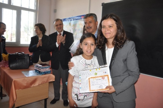 Muş'ta 135 Bin Öğrenci Karnelerini Aldı