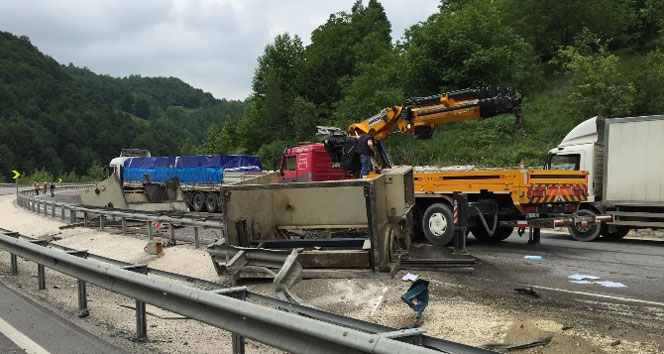 Bursa'da TIR Kazası: Transformatör Düşerek Yan Yattı