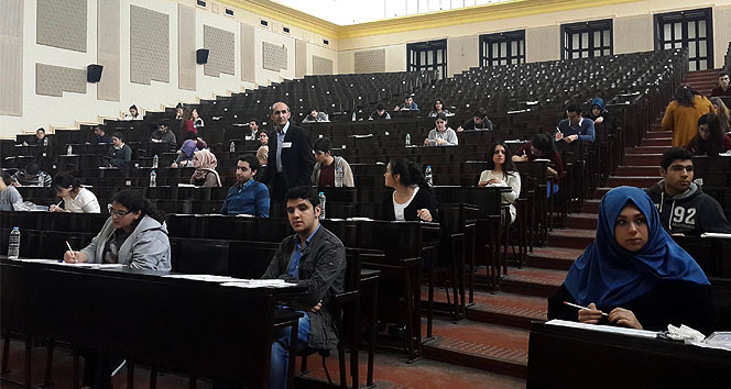 LYS Maratonu Başladı: Adaylar Sınav İçin Sınıflarda Ter Döküyor