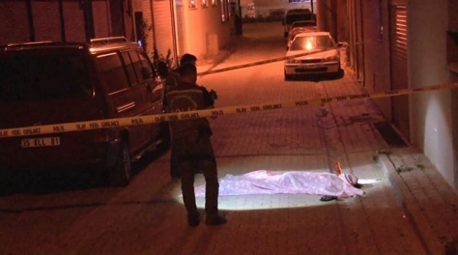 İzmir'de Balkonundan Düşerek Hayatını Kaybetti