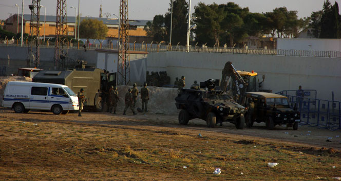 Telabyad Sınır Kapısı ÖSO'nun Kontrolüne Geçti