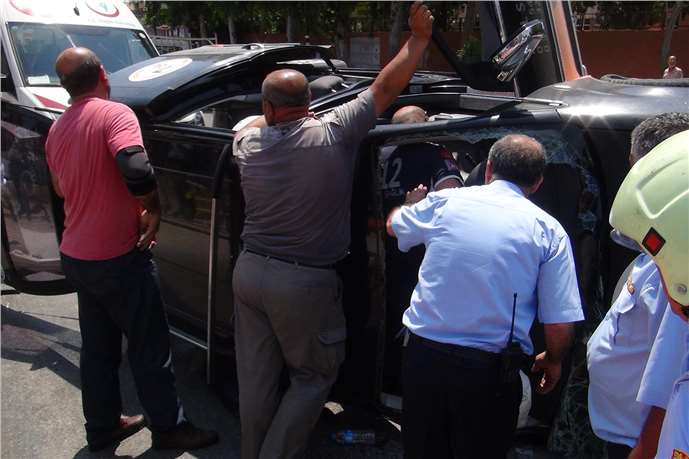 Mersin'de Araç Takla Attı: 1 Yaralı