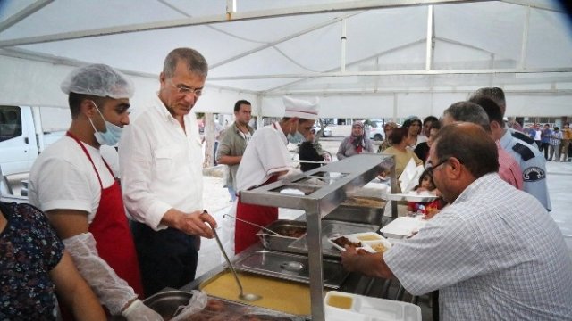 Mezitlililer Ramazan'ın İlk İftarında Bir Araya Geldi