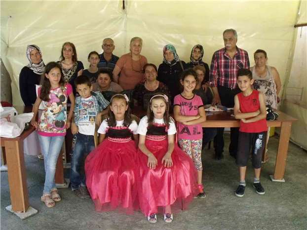 GÖRME ENGELLİ İKİZ KIZIN MUTLULUĞU