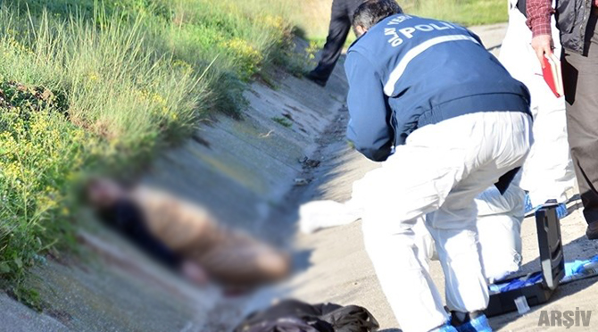 Tarsus’ta TEM Otoyolunda Erkek Cesedi Bulundu