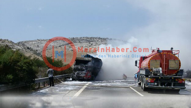 Otobanda Bir TIR Alev Alev Yandı