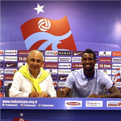 Trabzonspor, Douglas ile 3 yıllık sözleşme imzaladı