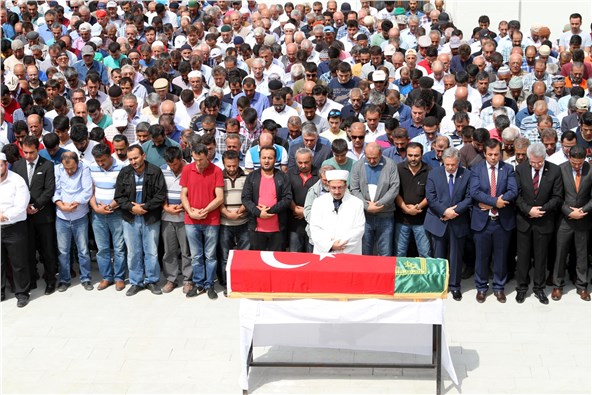 Terörist saldırısında ölen yaşlı kadın toprağa verildi