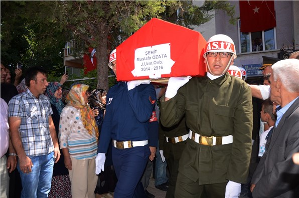 Şehit Uzman Onbaşı Özata dualarla son yolculuğuna uğurlandı