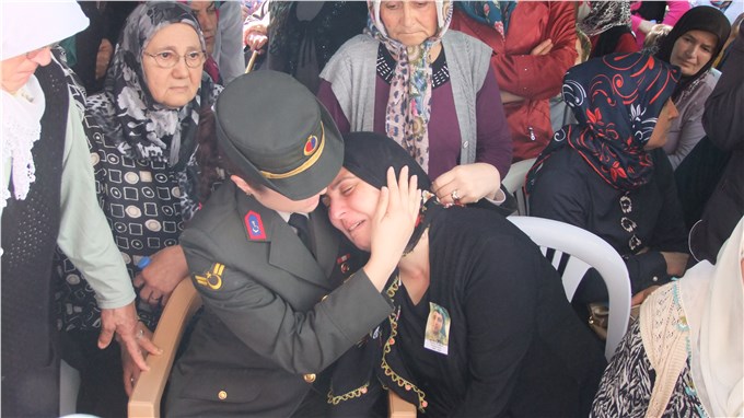 Bafralı şehit uzman onbaşı son yolculuğuna uğurlandı