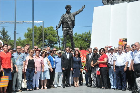 CHP'li Özel Son 11 resmi bayramın 9’unda bayram kutlamaları kaldırıldı