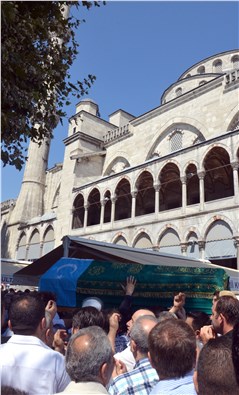 Gazeteci Servet Kabaklı, son yolculuğuna uğurlandı