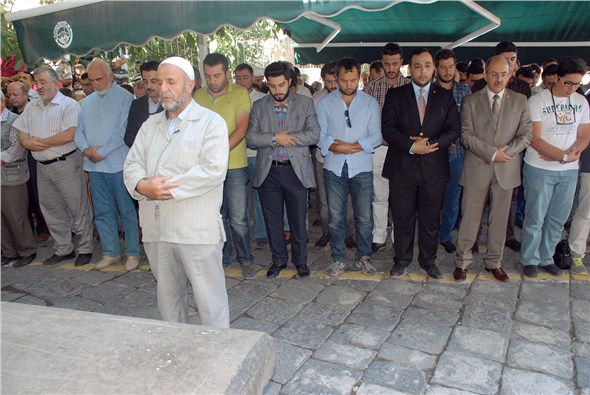 AK Parti Diyarbakır eski Gençlik Kolları Başkanı için gıyabi cenaze namazı