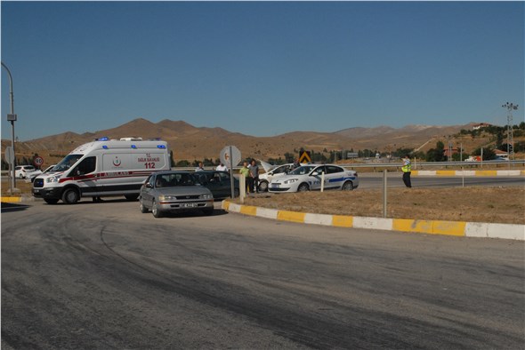 Kalecik kavşağında kaza 4 yaralı