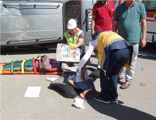 Düğün yolunda kaza 1 ölü, 3 yaralı