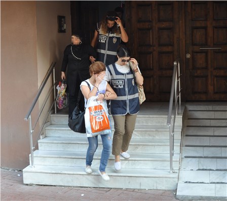 Islak imza operasyonunda gözaltına alınanlar adliyeye sevk edildi