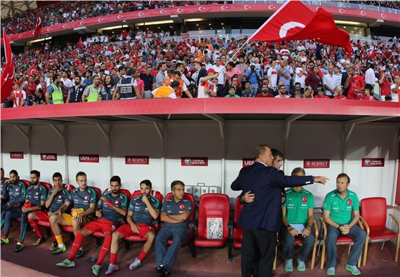 Türkiye 2 - Hollanda: 0 (İlk yarı)
