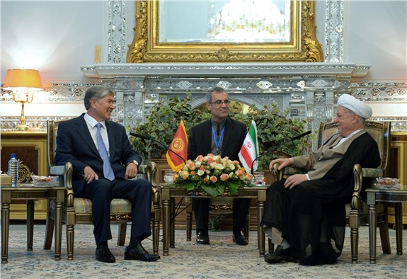 Kırgızistan Cumhurbaşkanı Atambayev İran'da