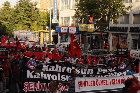 Nevşehirliler şehitler için yürüdü