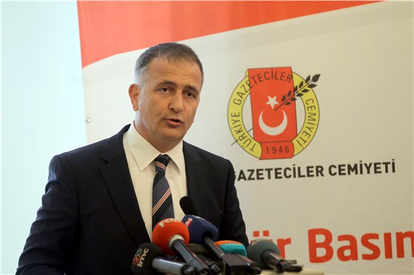 Ekrem Dumanlı Biz bagajı konuşurken arabanın motoru sökülüyor