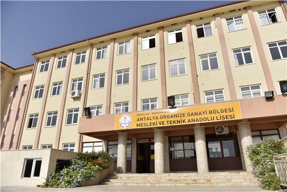 MEB eğitimde yetersiz kaldı, sanayici okulunu geri alıyor