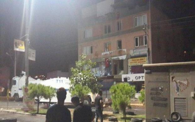 İzmir'de HDP binasına saldırı