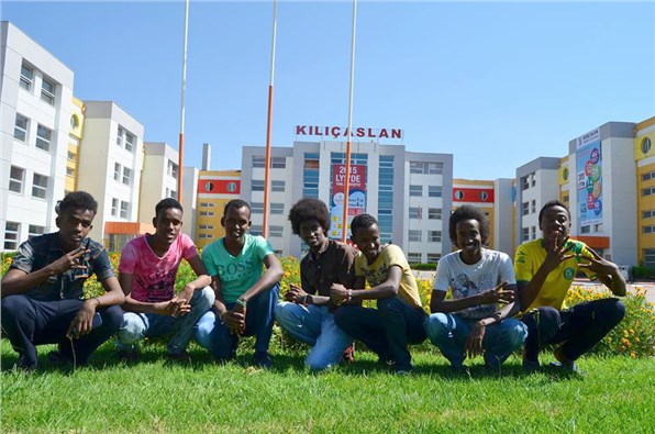 Kılıçaslan’da eğitim alan 13 Afrikalı öğrenci üniversiteli oldu