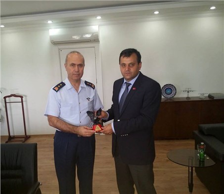 Şehit ailelerinden garnizon komutanına ziyaret