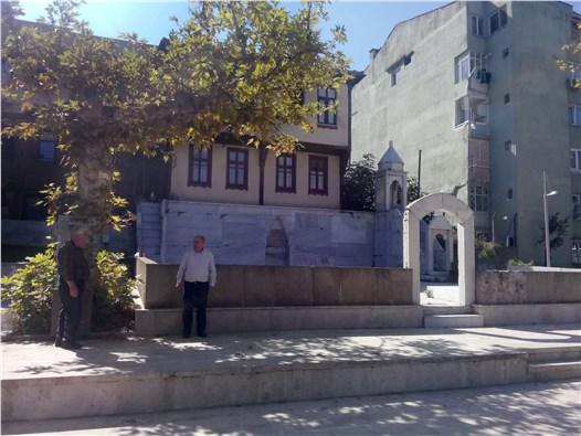 Osmanlı’nın ilk üstü açık mescidi bağımlıların mekanı oldu