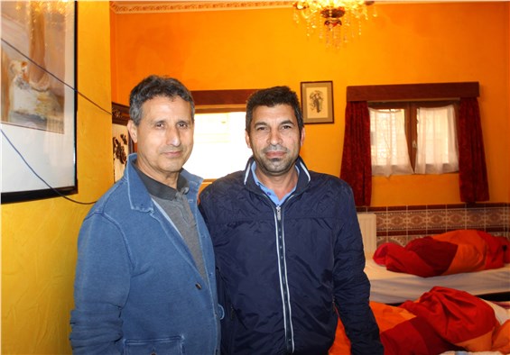 Belçikalı otel sahibi 6 odasını mültecilere açtı