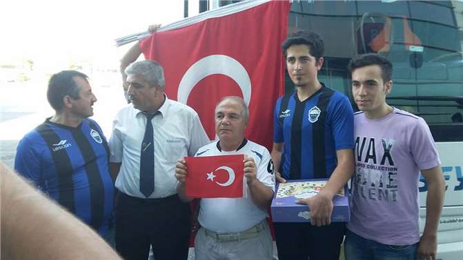 Doğu illerine giden otobüslerdeki yolculara lokum ikramı