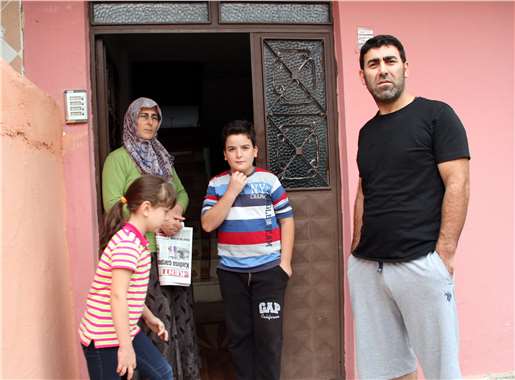 Yaralı polis Orhan Tunç'un ailesi dua bekliyor