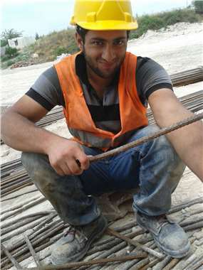 İnşaatta akıl almaz ölüm; tuğlalar düşünce işçi havaya fırladı