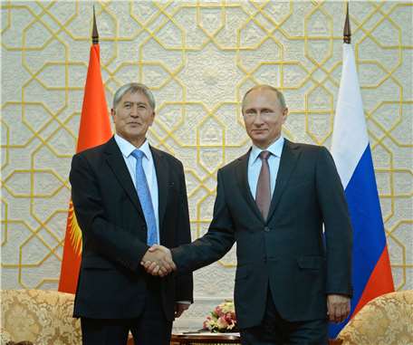 Atambayev ve Putin Duşanbe'de görüştü