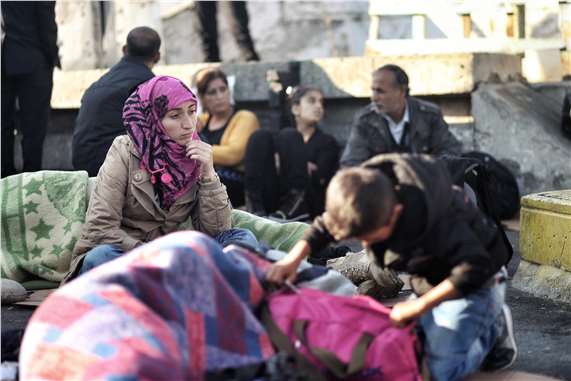 Suriyeli sığınmacıların otogardaki bekleyişi sürüyor